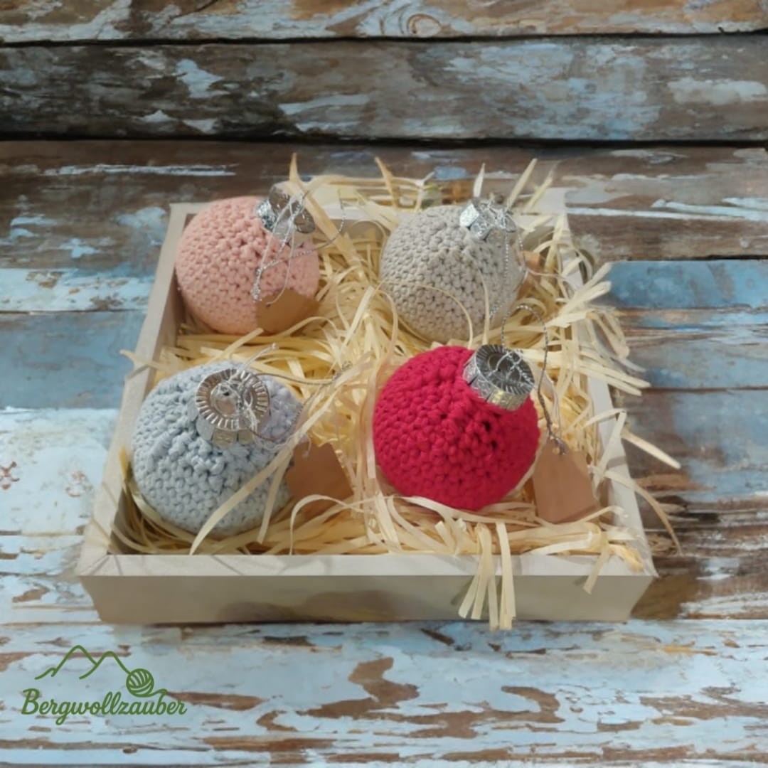 Behäkelte Weihnatskugel